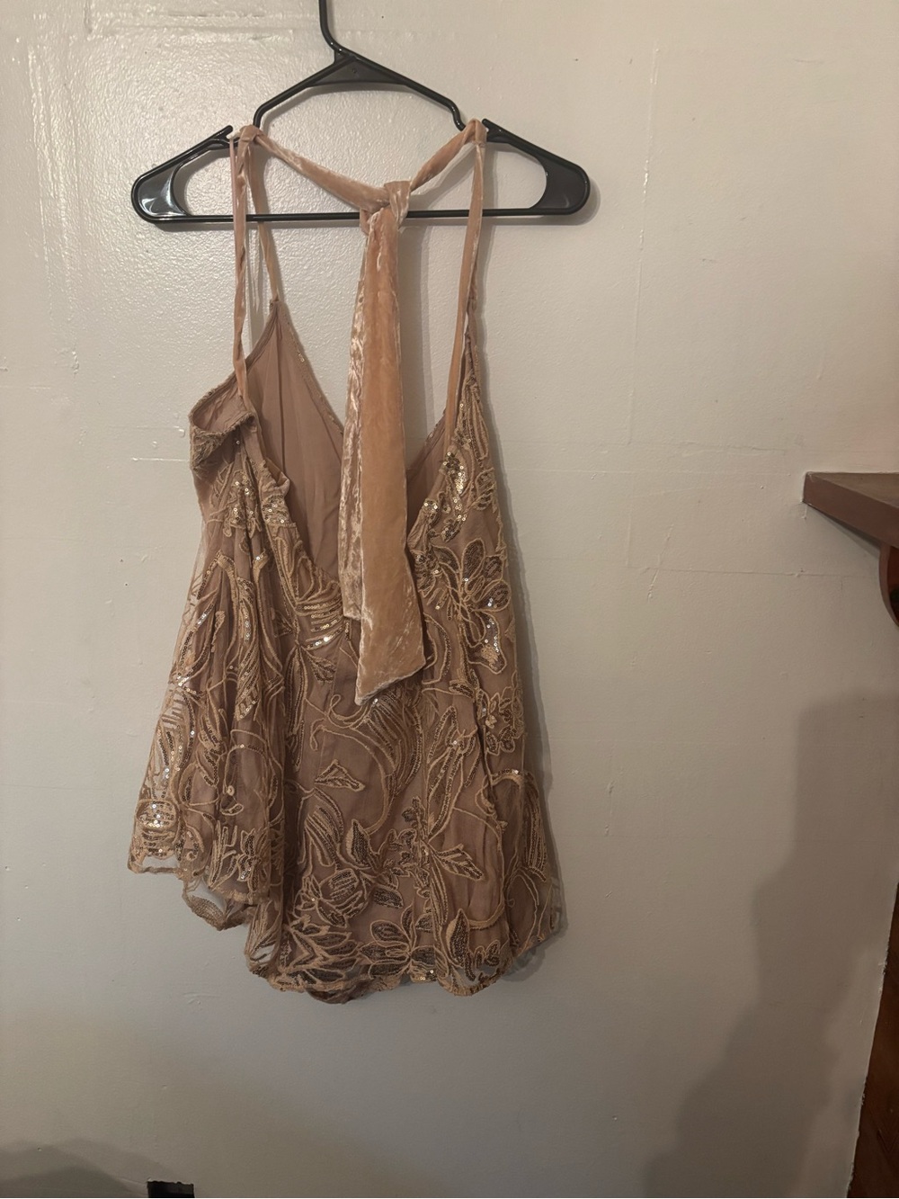 Beaded V-Neck Sleeveless Party skort in Nude